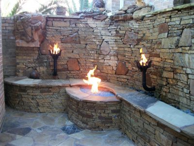 179774_574715489229455_546520346_n